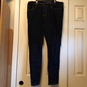 Old Navy Mid-rise Curvy Jean